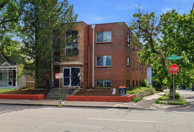 Building Photo - $1,220.95 with $300 off the first month's rent, 1 Bed - 1 Bath, Condo in Denver with Onsite Laundry!