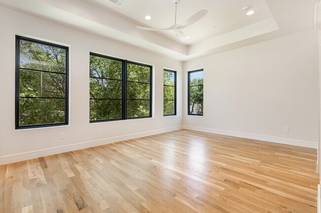 Building Photo - 4203 Normandy Ave