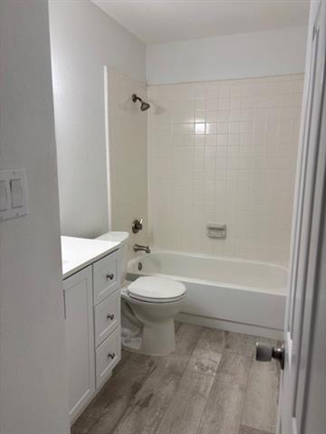 Building Photo - 4208 Thames Ct