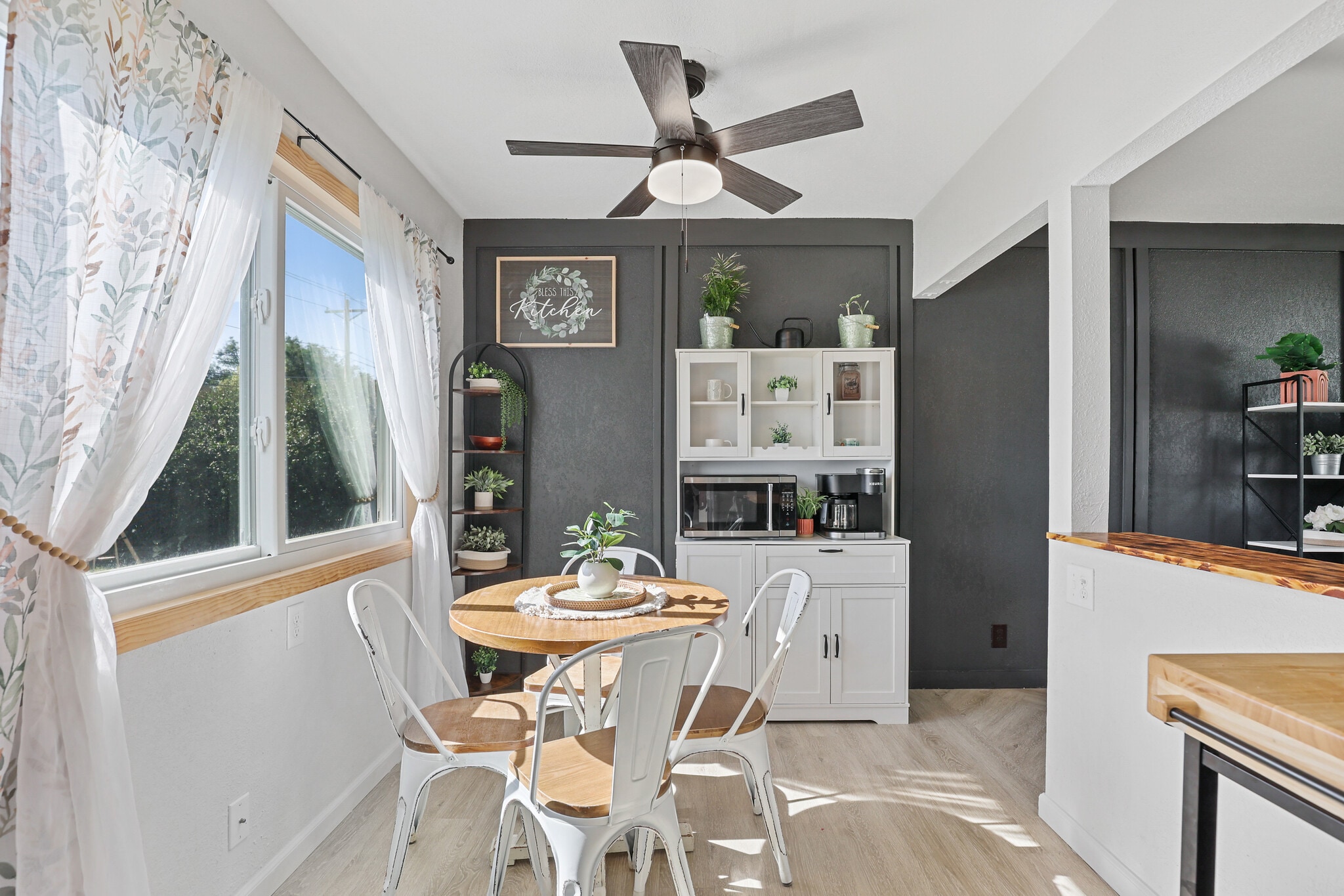 Building Photo - 2120 Rena Pl