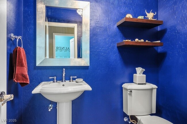 Building Photo - 2589 Chateau Clermont St