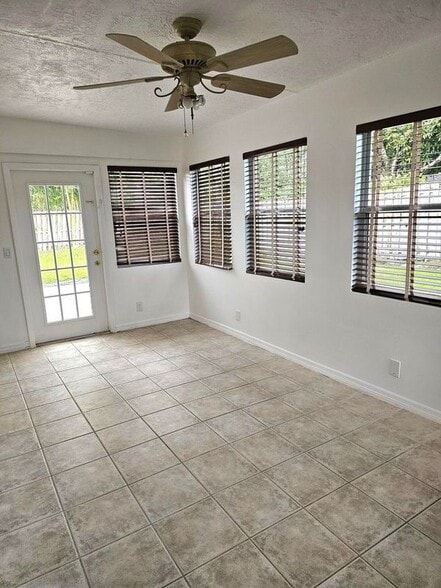 Building Photo - 12191 Broadleaf Ct