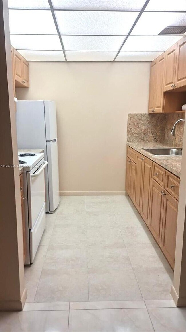 Building Photo - 400 SW 134th Way