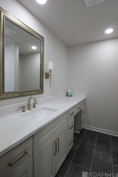 Building Photo - 10111 Jefferson Hwy