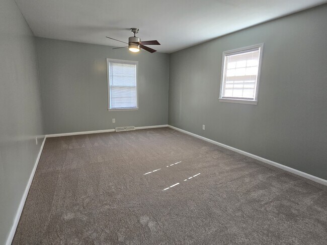 Building Photo - 3703 Hickory Hill Dr