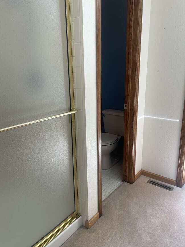 Building Photo - 1107 Hawkeye St