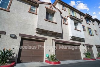 Building Photo - 2155 Caminito Leonzio