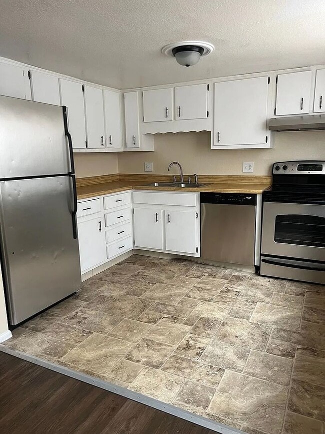 Primary Photo - 5540 Bowden Loop