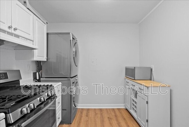 Building Photo - 3705 S George Mason Dr