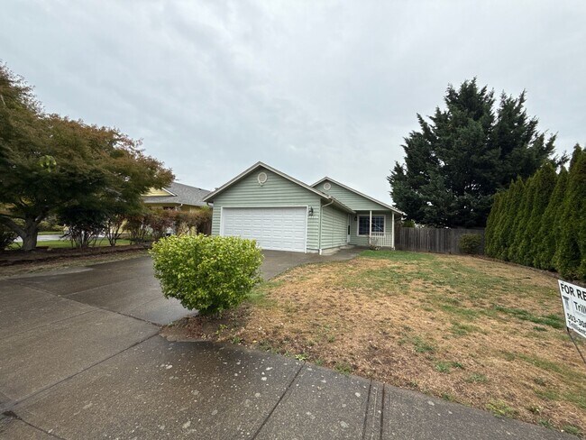 Primary Photo - 3 Bedroom / 1.5 Bath Home with Garage and ...
