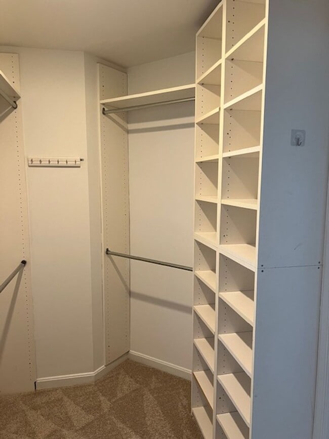 Building Photo - LUXURIOUS MAGRUDER BUILT TOWNHOME