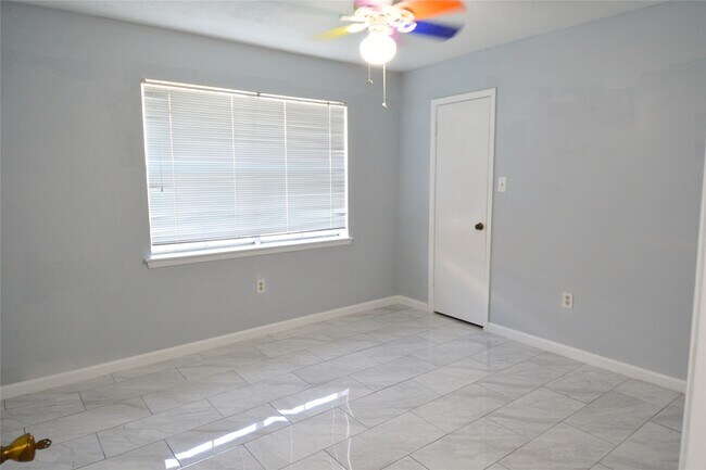 Building Photo - 6707 Las Brisas Dr