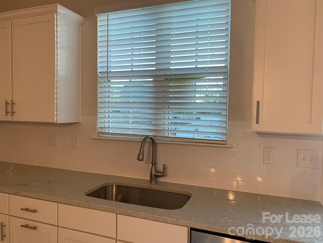 Building Photo - 12031 Remarque Rd