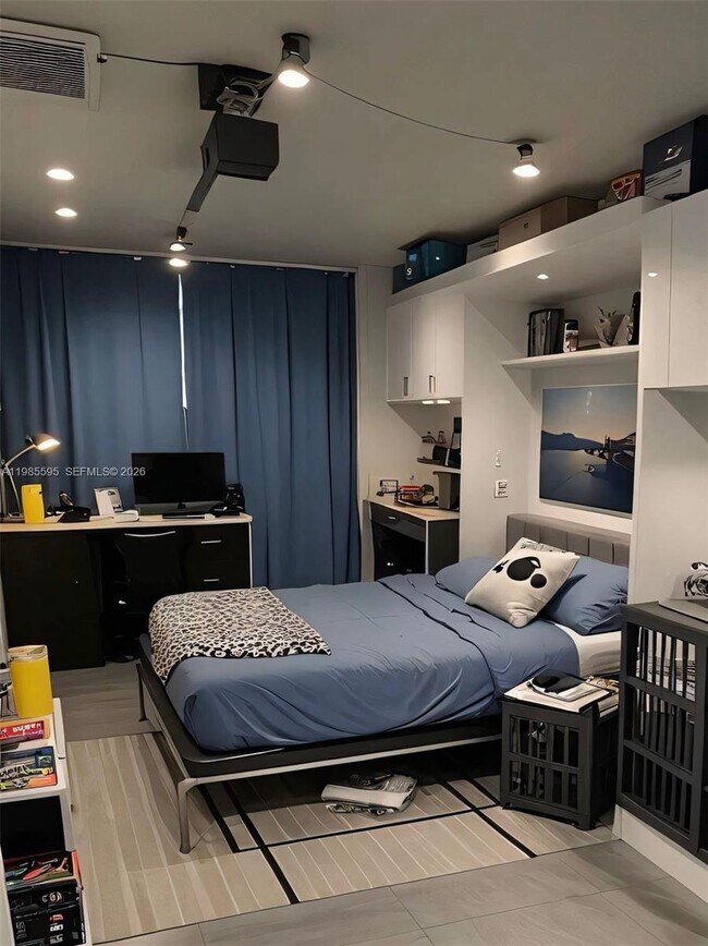 Building Photo - 7303 NW 57th Dr