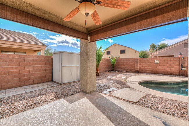 Building Photo - 43749 W Magnolia Rd