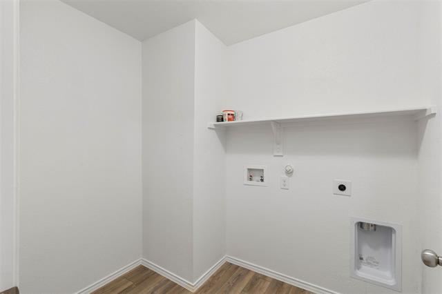 Building Photo - 10121 Wyseby Rd