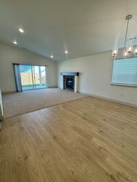 Building Photo - 385 Taft St