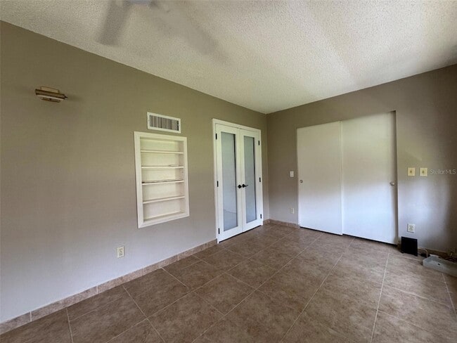 Building Photo - 2402 Ecuadorian Way