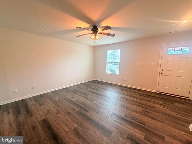 Building Photo - 70 Azalea Cir