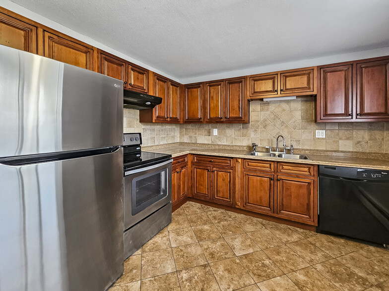 Kitchen - Bradley Court