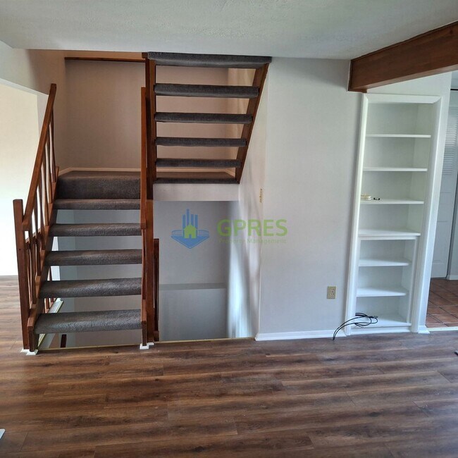 Building Photo - 111 Lebeouf Dr