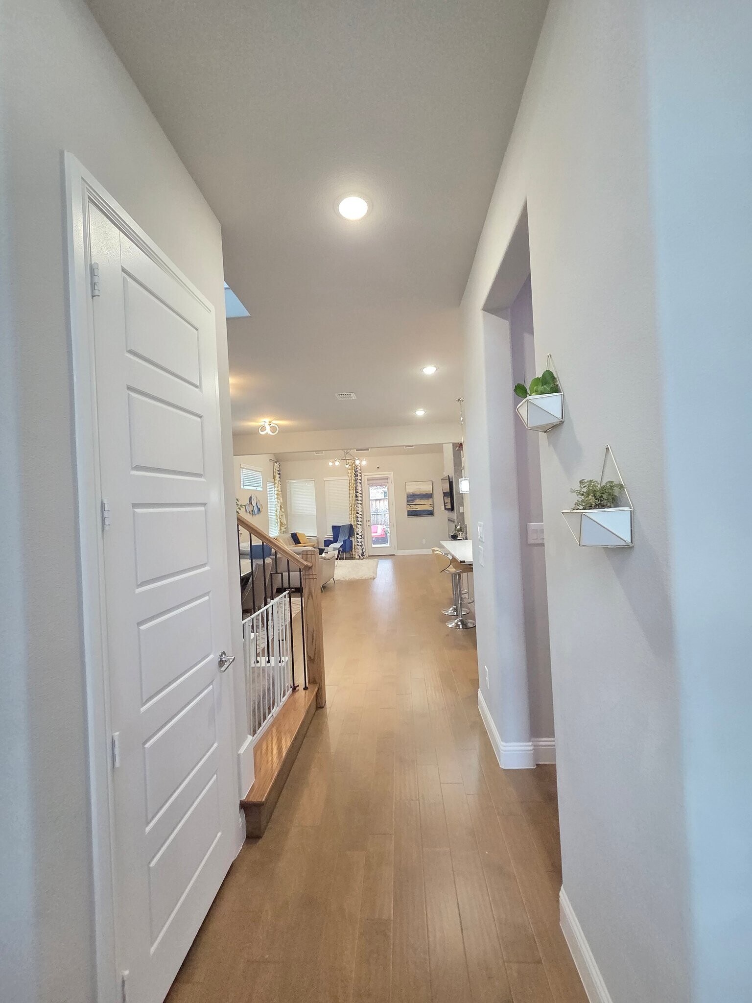 Building Photo - 8066 Glastonbury Dr