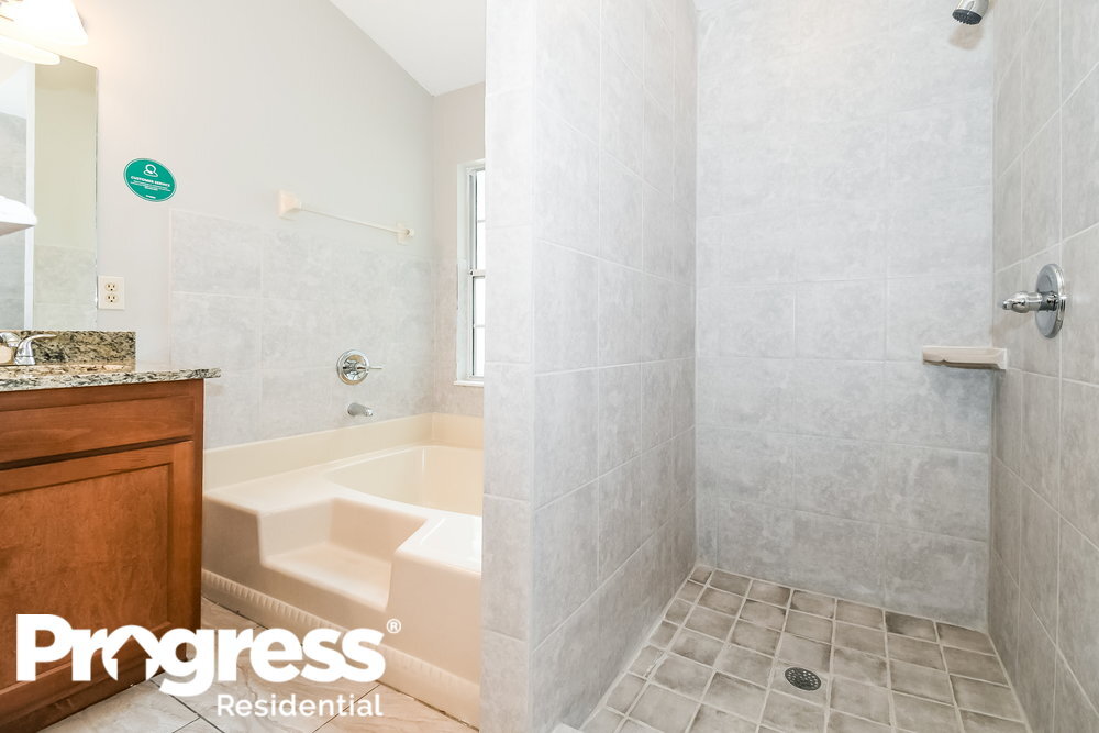 Building Photo - 1659 Spring Oaks Ln