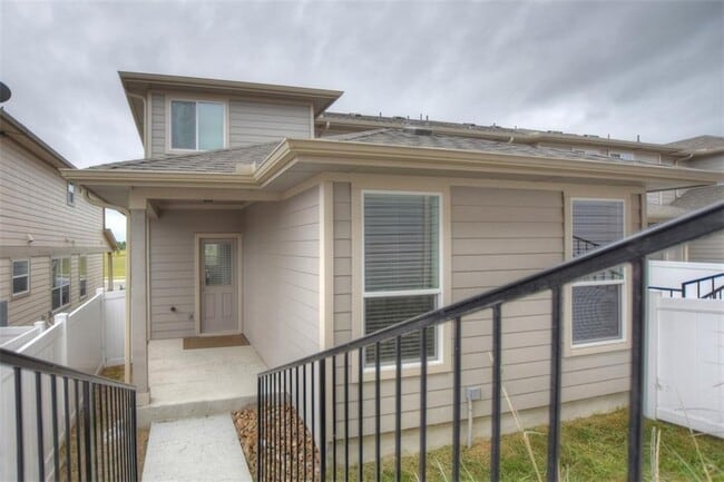 Building Photo - 517 Katmai Cir