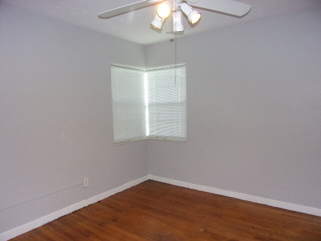 Building Photo - Walk to Lake Hollingsworth...Available Now