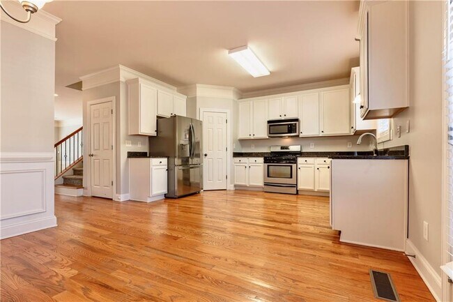 Building Photo - 2249 Ewell Park Dr NW