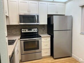 Building Photo - Pretty 1st Floor Davie Condo