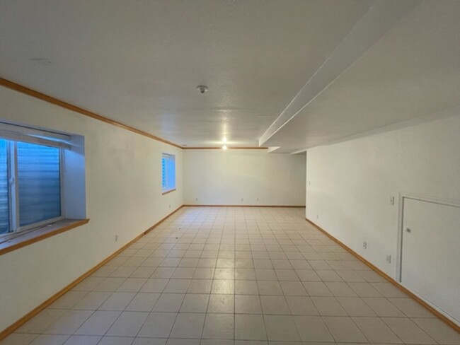 Building Photo - SINGLE FAMILY HOME IN PRAIRIE FALLS (P#94)