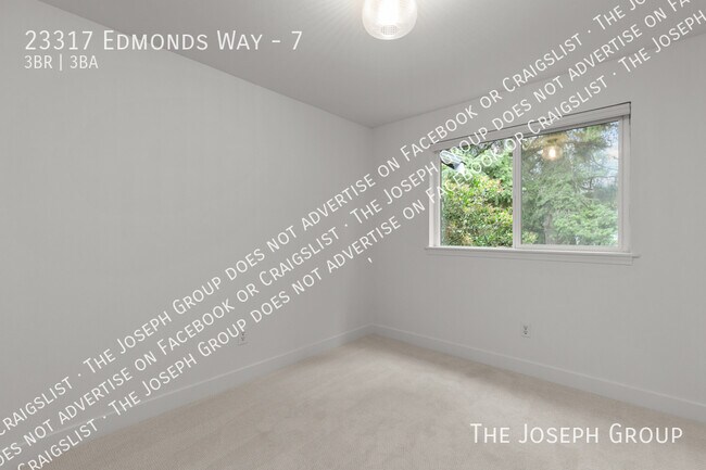 Building Photo - 23317 Edmonds Way