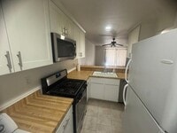 Building Photo - Amazing Deal 1 Bed 1 Bath for Rent Orange ...