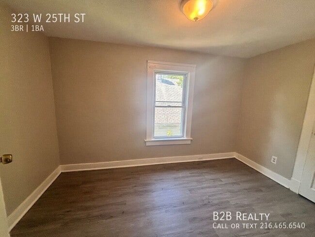 Building Photo - 323 W 25th St