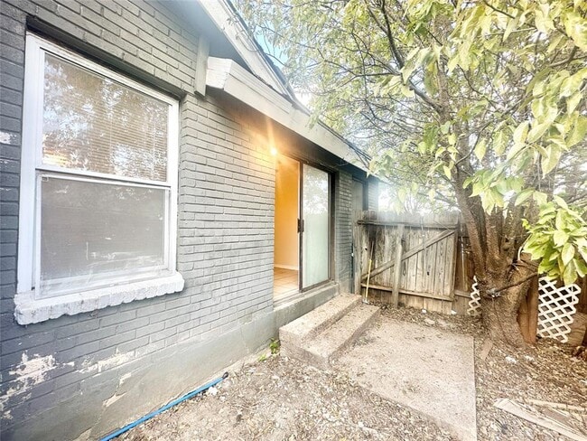 Building Photo - 5101 Purple Sage Dr