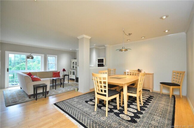 Building Photo - 93 Litchfield Ponds Dr