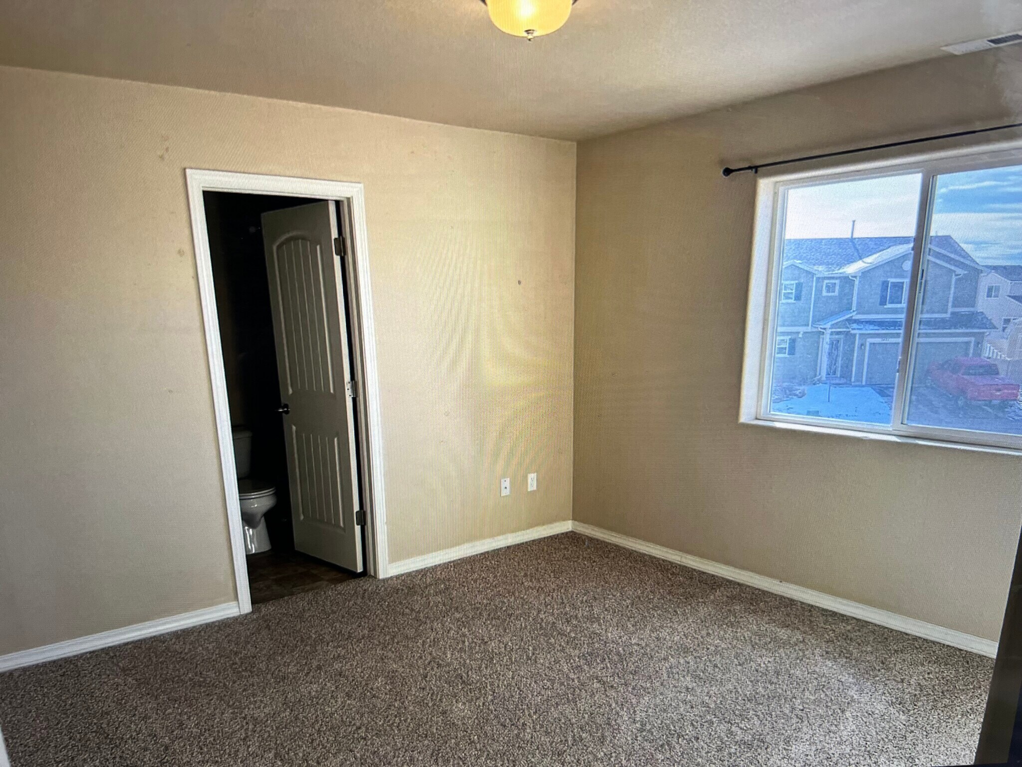 Building Photo - 7444 Primavera Ln