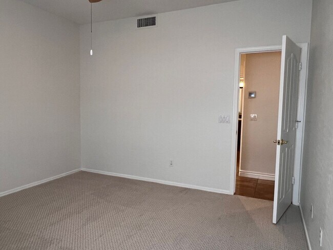 Building Photo - Live in Comfort and Style in the Prestigio...