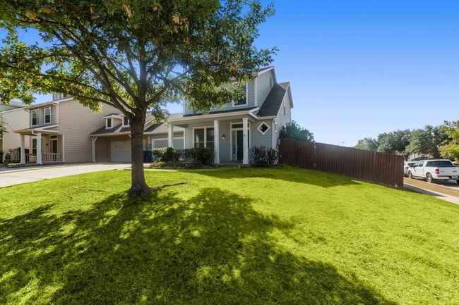 Building Photo - 915 Greene Way