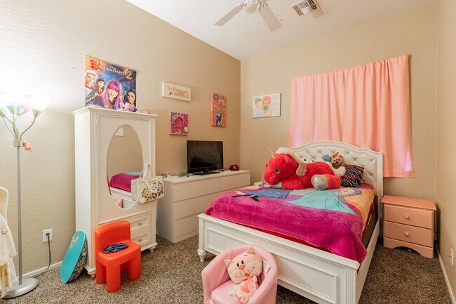 Building Photo - 35414 N 32nd Dr