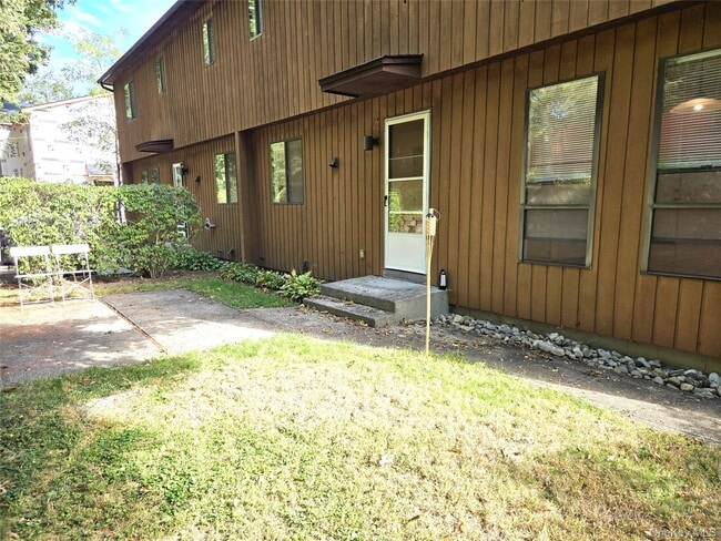 Building Photo - 11 Oldwood Rd S