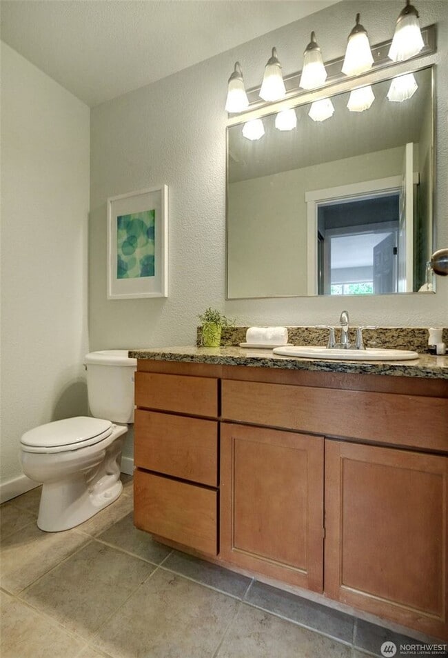 Building Photo - 2bd/1ba Kirkland Condo