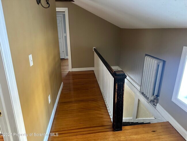 Building Photo - 1108 N Abington Rd