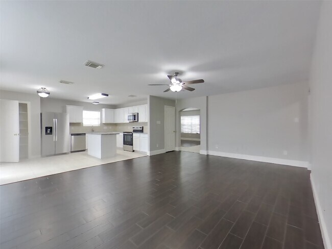 Building Photo - 19626 Beachy Ct