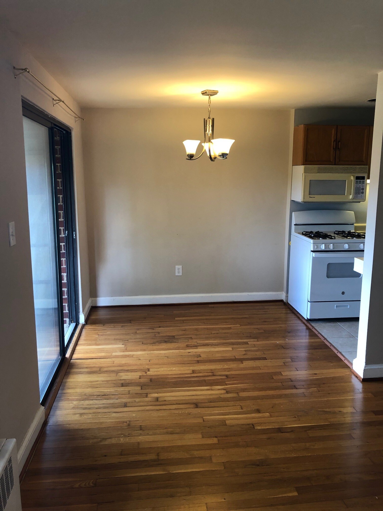 breakfast nook - 1575 N Colonial Ter