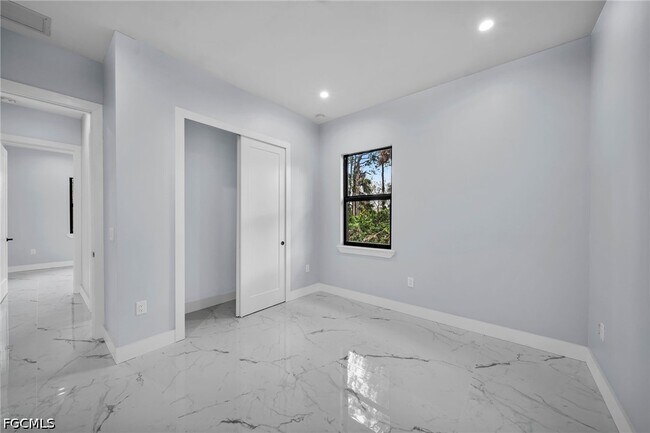Building Photo - 3018 19th St W