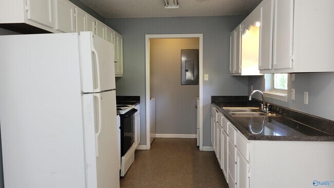 Building Photo - 6117 Melrose Rd NW