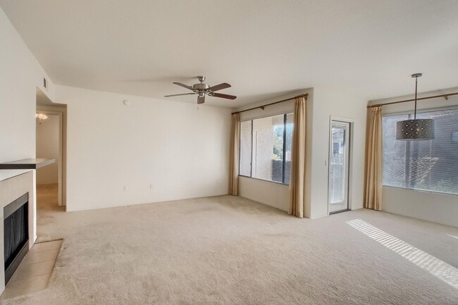 Building Photo - Bright & Spacious 2 Bed, 2 Bath Apartment