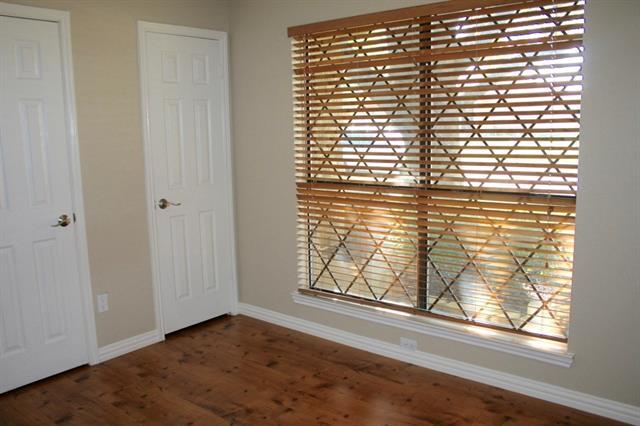Building Photo - 1005 Summertree Cir